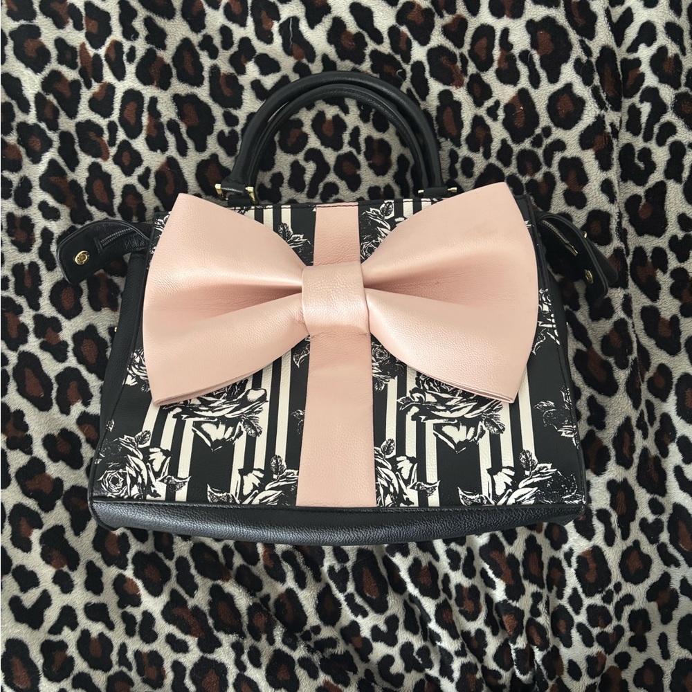 Elegant Pink and Black Vintage Betsey Johnson Bow Handbag